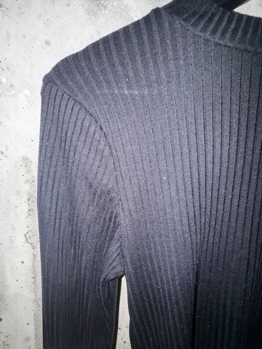 Maglioni & Felpe: Amisu Transparentes Rippstrick Top schwarz Gr. L – Usato da Bern venduto da MissionAusmisten 2
