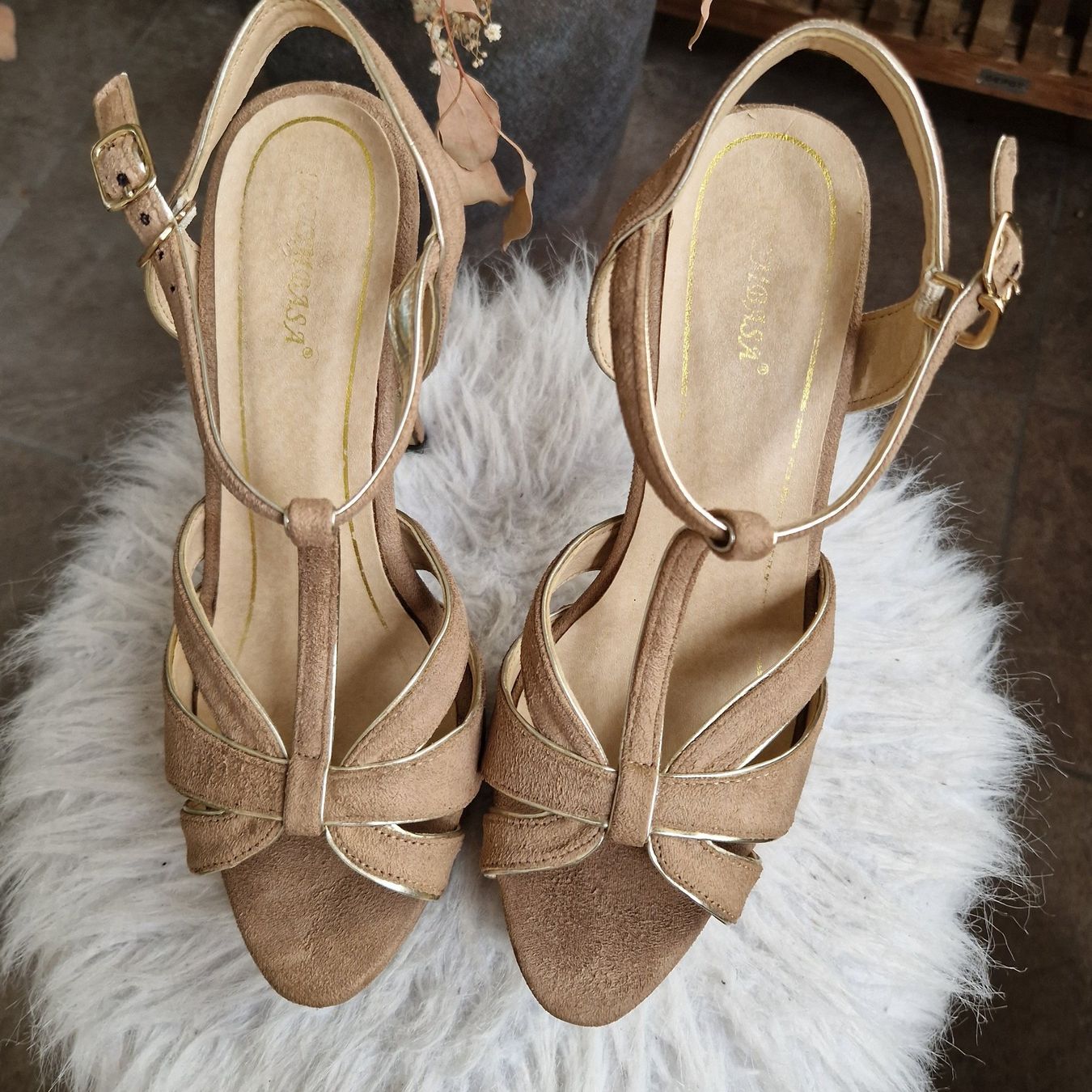 Scarpe da donna: beige High Hells / Pumps Gr. 38 – Usato da Nendeln venduto da Zopfie_ 2
