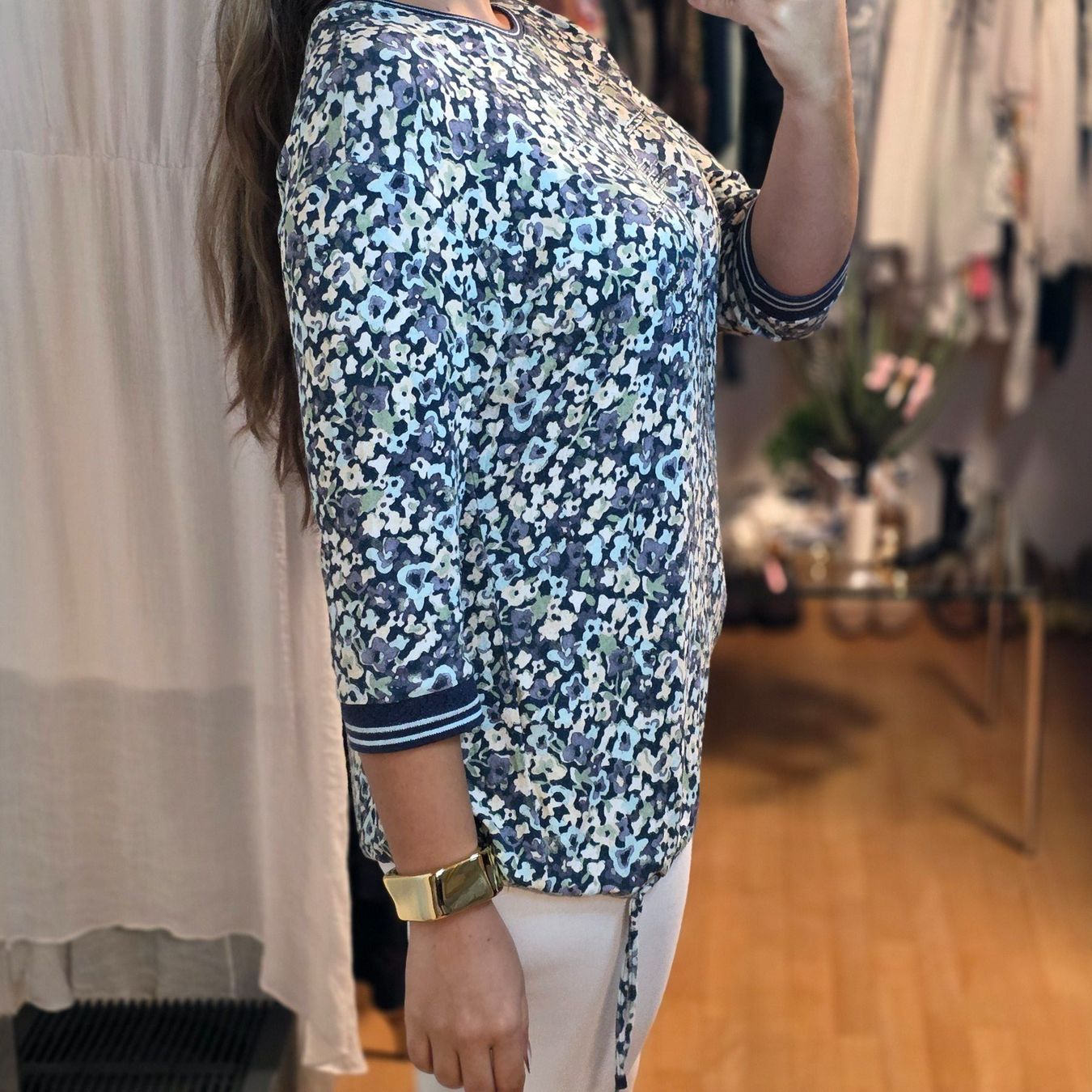 Rabe Camicette: RABE Bluse Viskose Stretch Strass Floral Gr. 46 – Usato da Wald ZH venduto da CapLux