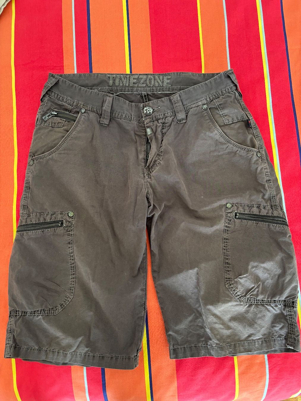 Lotti di vestiti: Pantaloncini 2xTimezone e 2X H&M – Usato da Gordola venduto da ncr_2ggh 3