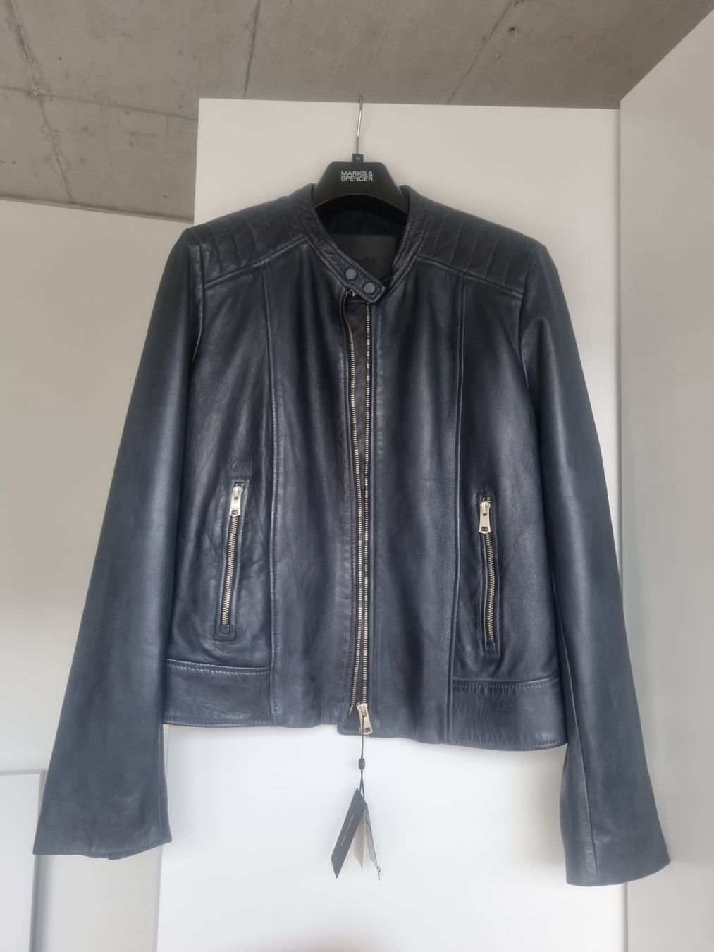 Massimo Dutti Giacche: Massimo Dutti Lederjacke, Grösse M, Neu mit Etikett! – Nuovo e nell'imballaggio originale da Zürich venduto da dan_6r6f