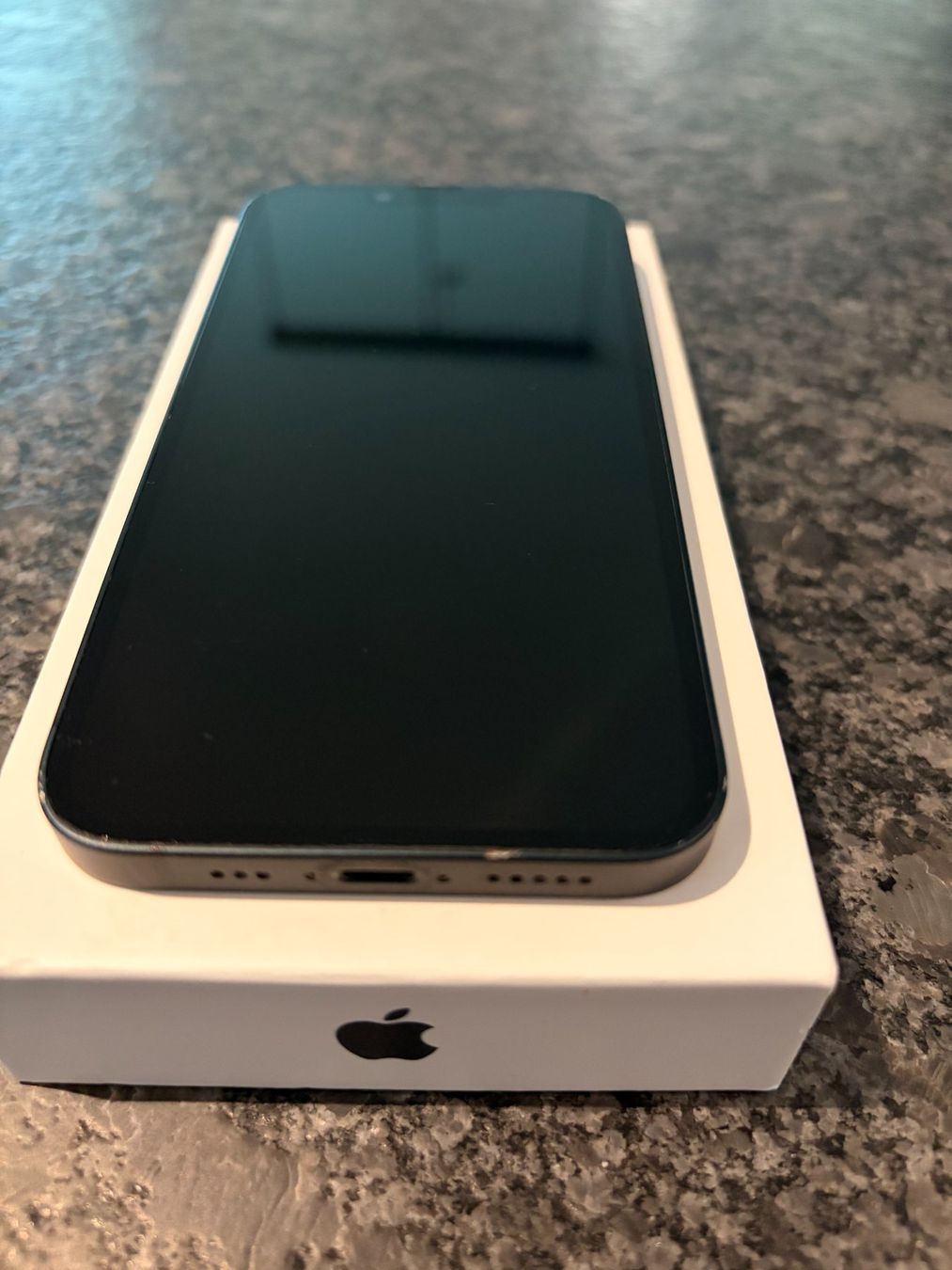 Apple Portables: iPhone 14 128 GB Mitternacht, Akku 79% – D'occasion à Wolfhausen par vins_zh 2