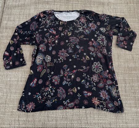 2 Damen Langarmshirts Gr. M – gepflegt