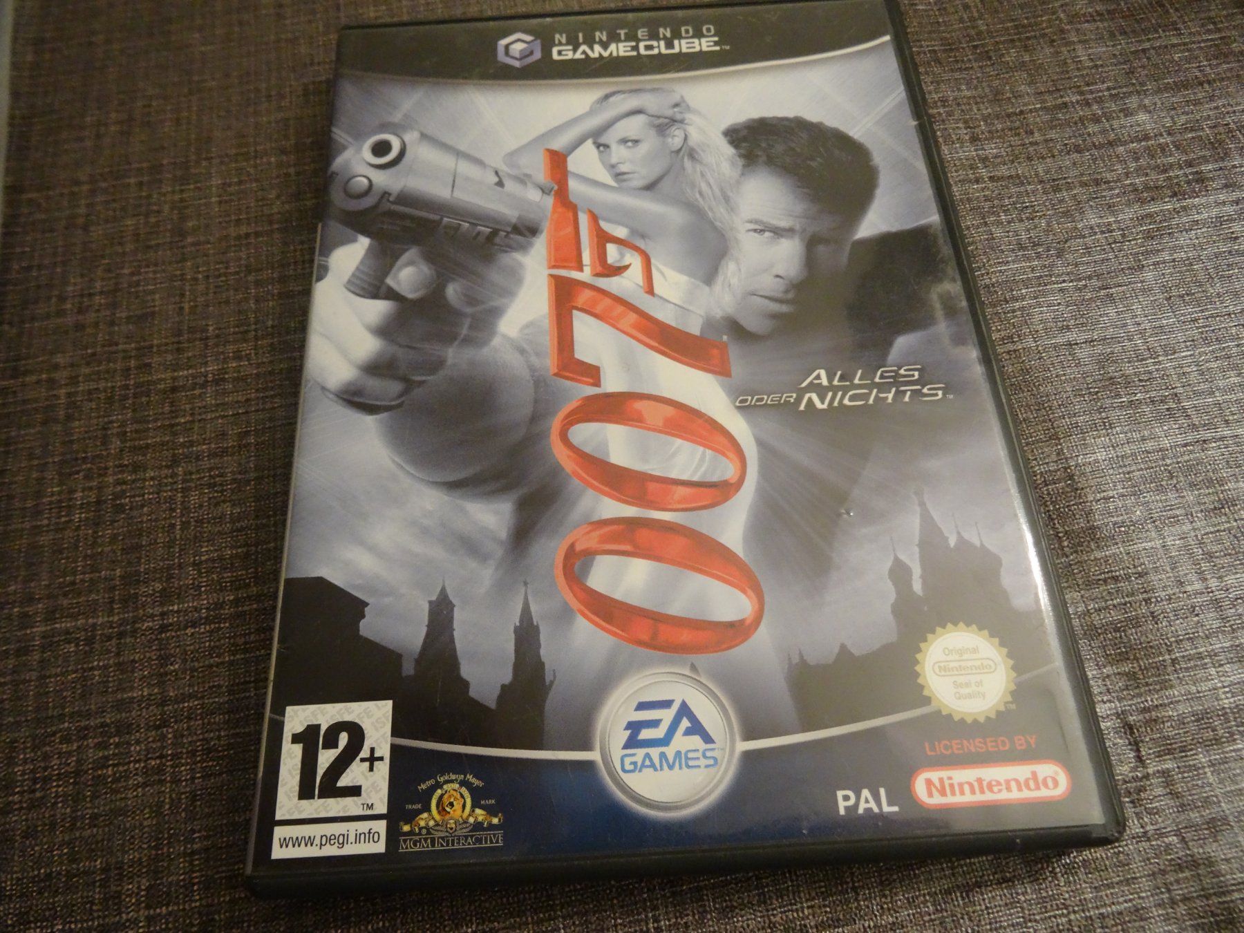 Nintendo Giochi: James Bond 007 - ALLES ODER NICHTS GAMECUBE DEFEKT? – Difettoso da Olten venduto da Disc-Ausverkauf