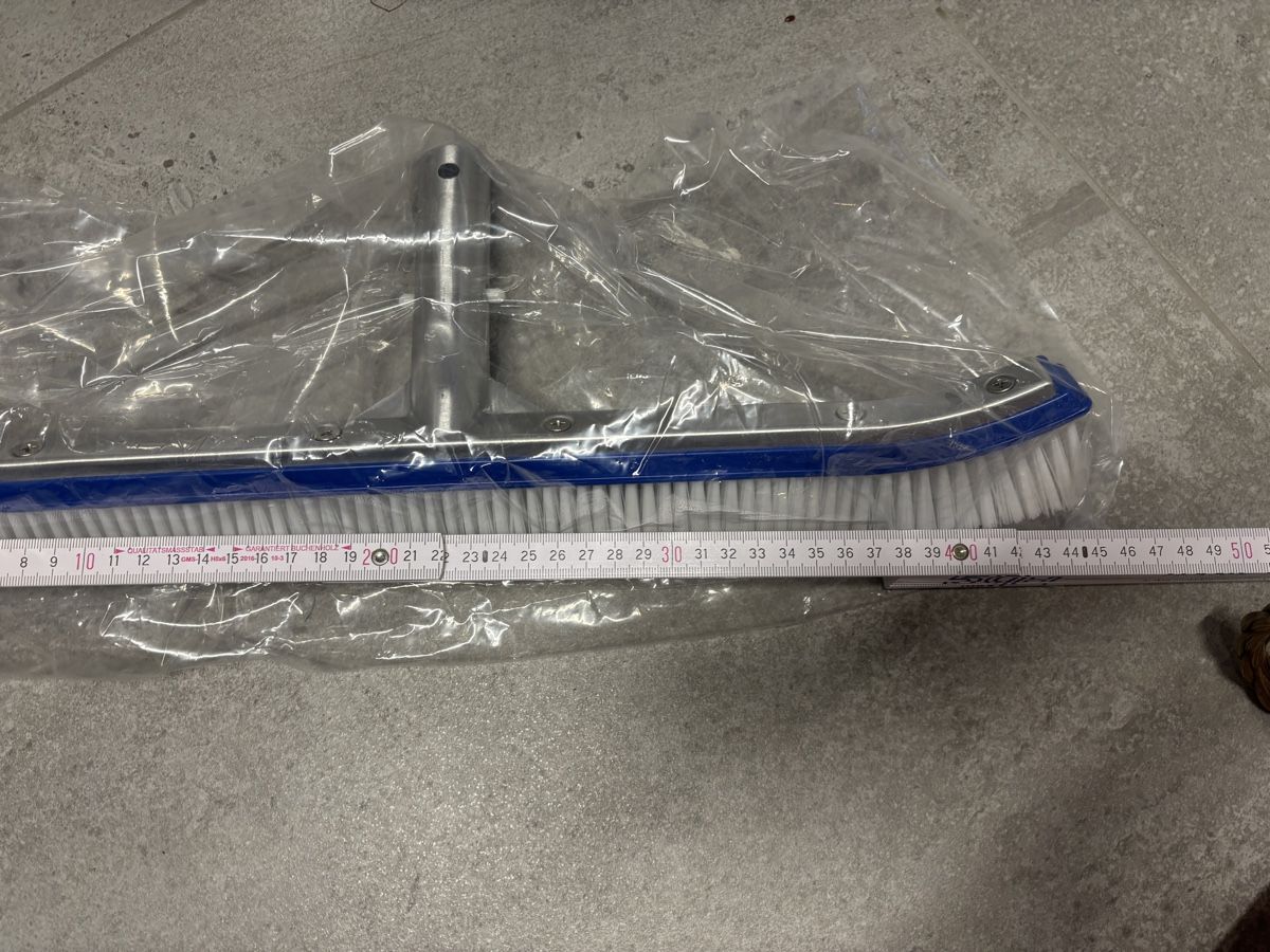 Piscine: Brosse de piscine neuve, 46 cm neuf – Nuovo (secondo la descrizione) da Salvenach venduto da gwenwywar 2