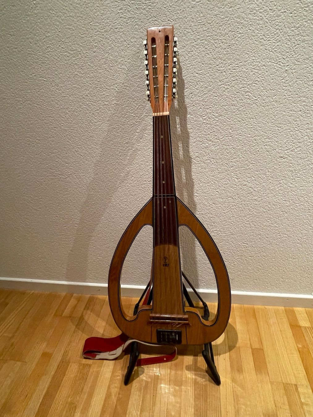 Instruments de musique: Elektrische Oud von Saz – D'occasion à Zürich par tec_x6p8
