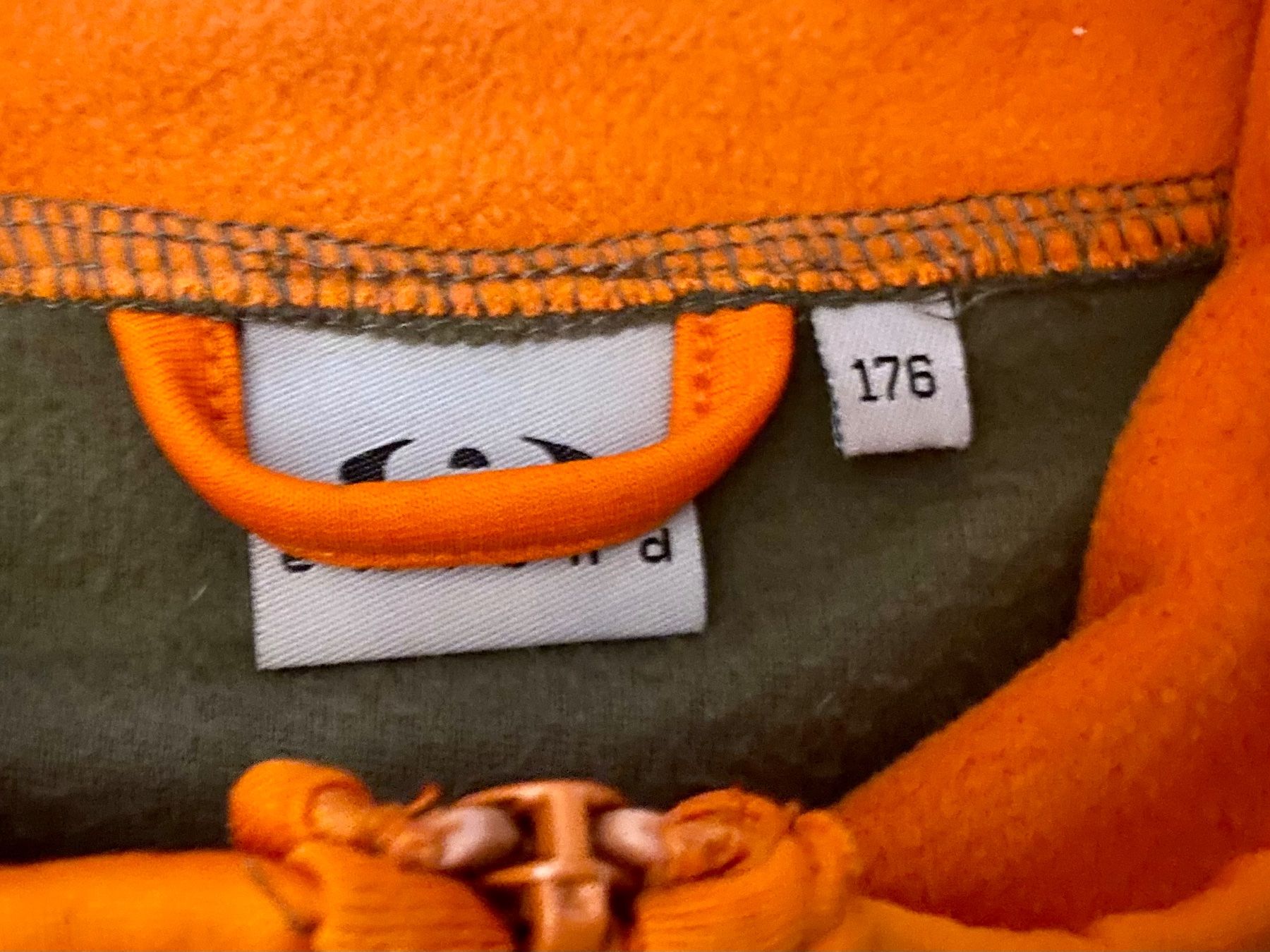 Sonstige Jungenkleidung: Bequemes Gilet Grösse 176 – Gebraucht aus Fehraltorf von Marlene4 1