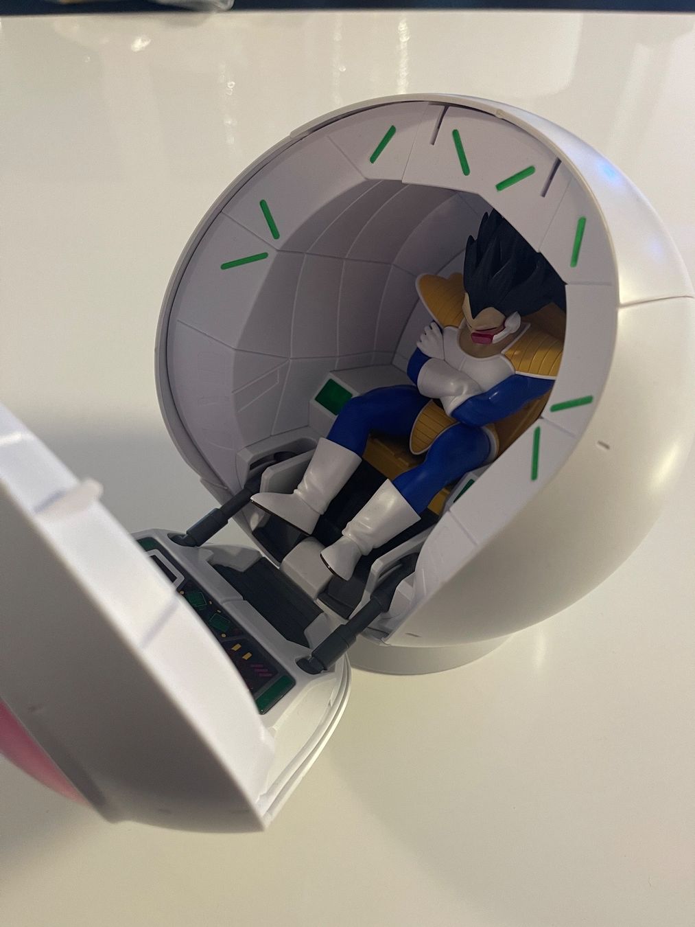 Dragon Ball Z Plastic Model Kit Saiyan Space Pod + Vegeta (Neuf (Voir  description)) à Dietikon pour CHF 40 – avec livraison