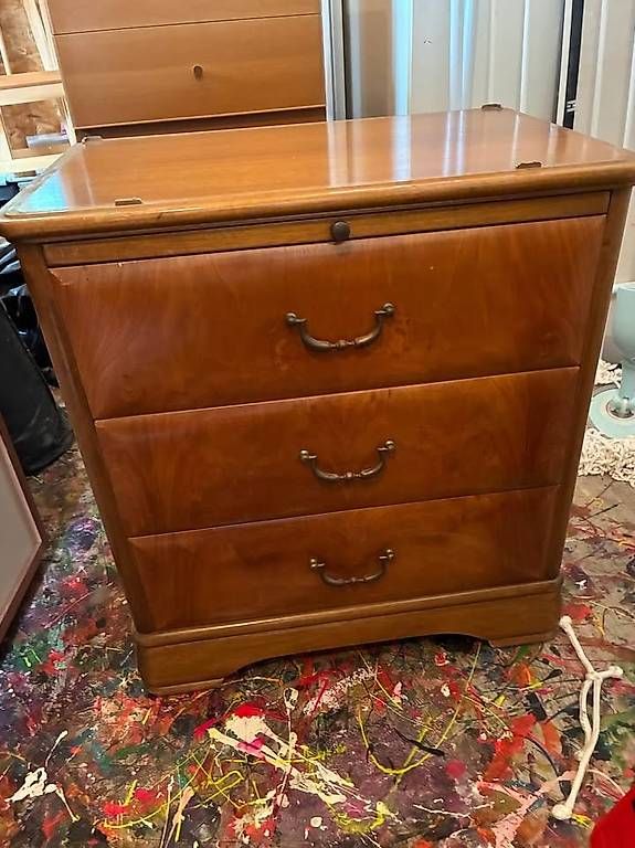 Cassettiere: Ancienne commode à tirroirs – Usato da Onex venduto da VeGe_artiste