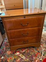 Ancienne commode à tirroirs
