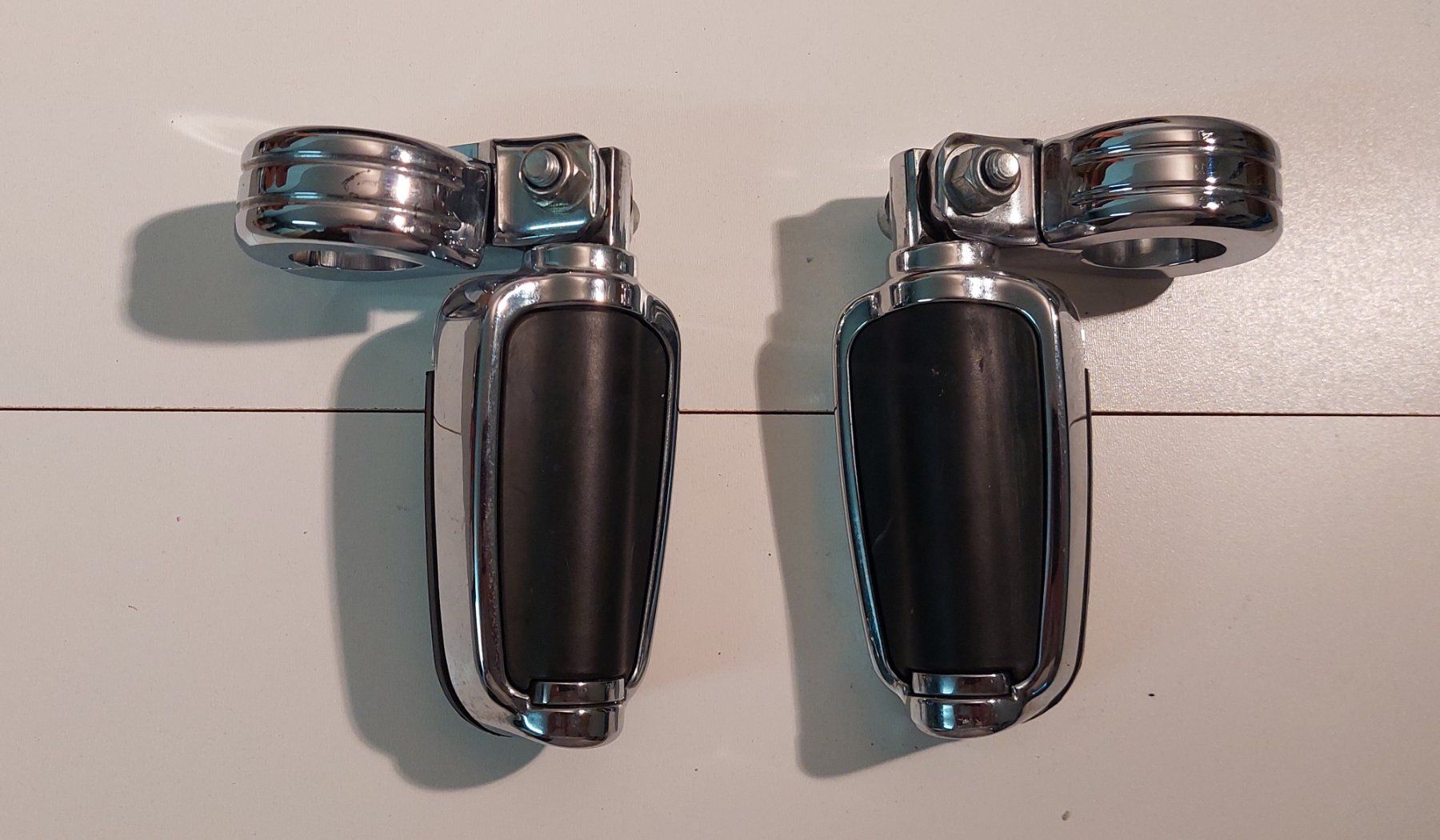 Harley-Davidson Tutti i ricambio per moto: Highway Bars / Fussrasten / Original Harley Davidson – Usato da Aesch BL venduto da Stpp 4