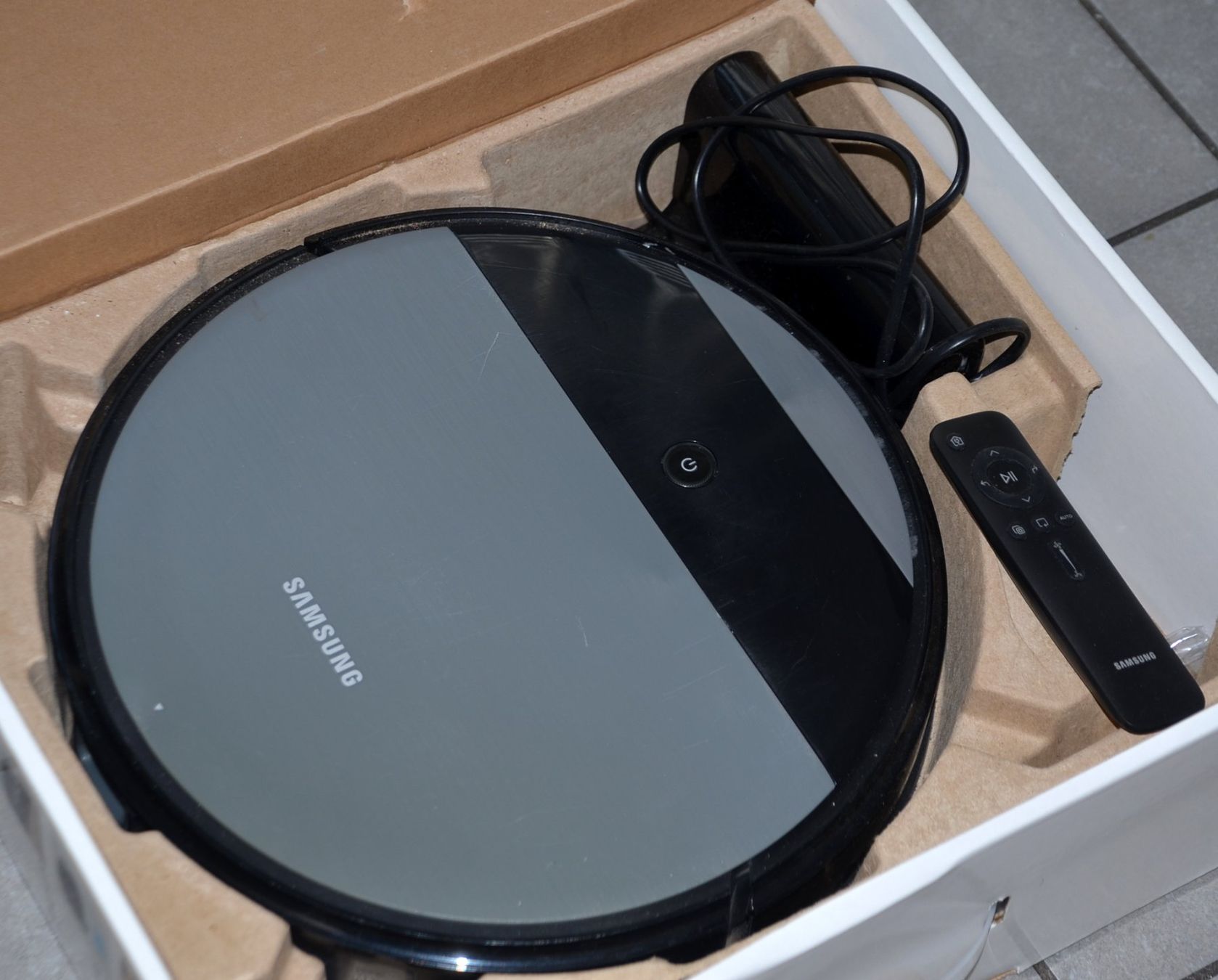 Samsung Staubsauger & Zubehör: Samsung Powerbot-E VR5000 Staubsauger / aspirateur – Gebraucht aus Collonges von arashee 1
