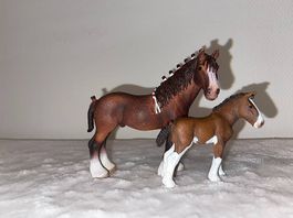 Schleich Clydesdale Hengst mit Fohlen