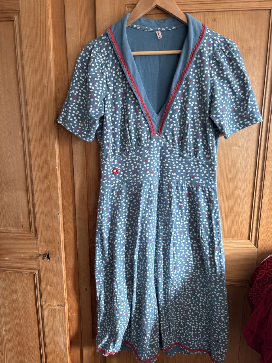 Blutsgeschwister Robes: BLUTSGESCHWISTER robe coton L – D'occasion à Arbaz par nin_zqc6