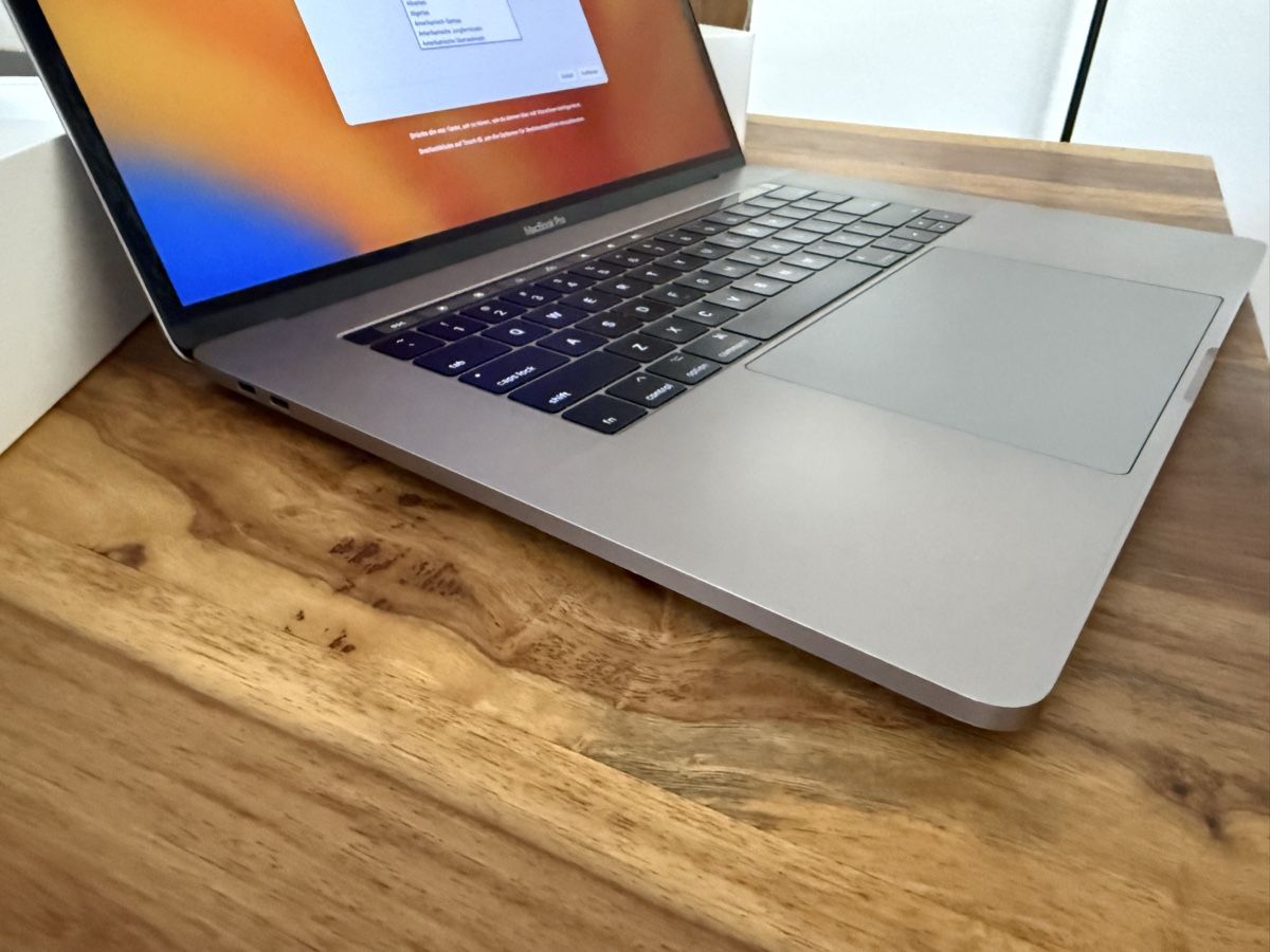 Apple Notebook: Apple Macbook Pro 15.4 2017 16 Gb 512 SSD Intel I7 – Usato da Schliern b. Köniz venduto da 505SR2.0 6