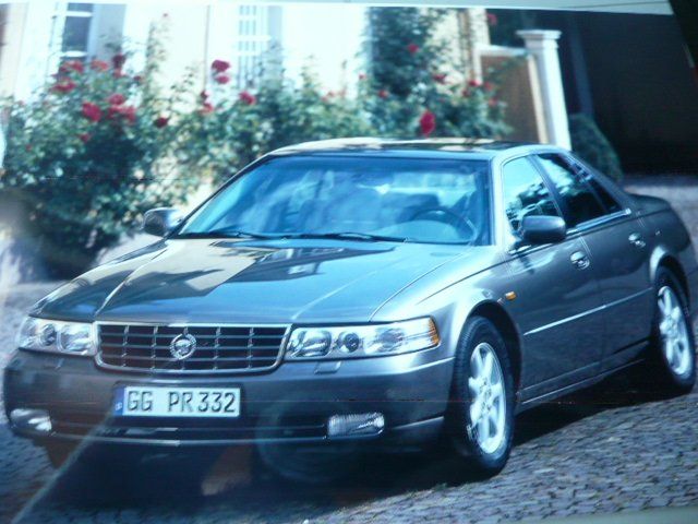 Cadillac Dokumente: Cadillac Pressemappe 2001 – Gebraucht aus Zofingen von sosalinos01 2