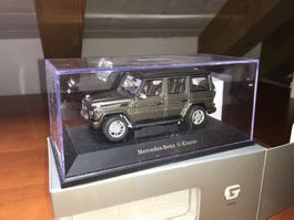 Mercedes-Benz G Klasse - 1/43 AutoArt Factory Box Mercedes