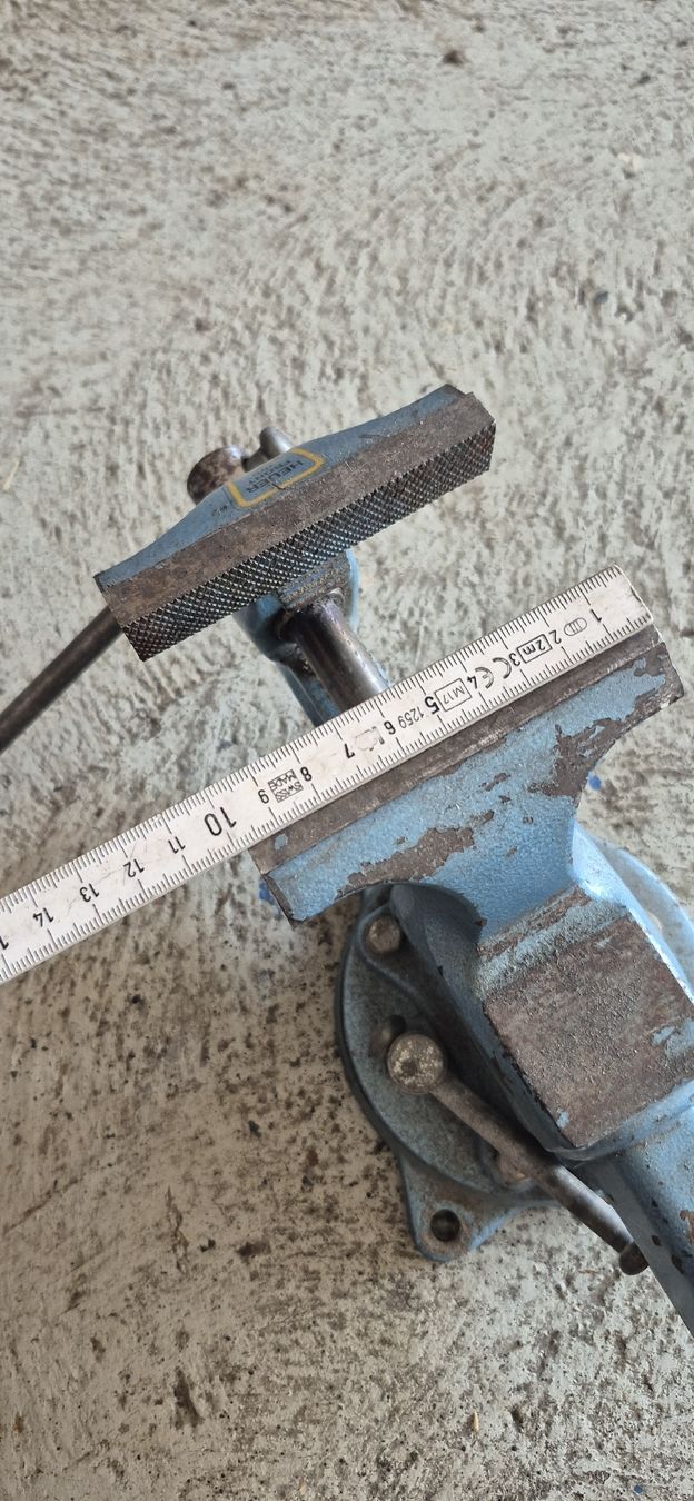 Tous les outils: schraubstock  – D'occasion à Ammerswil AG par cyr_59bt 2