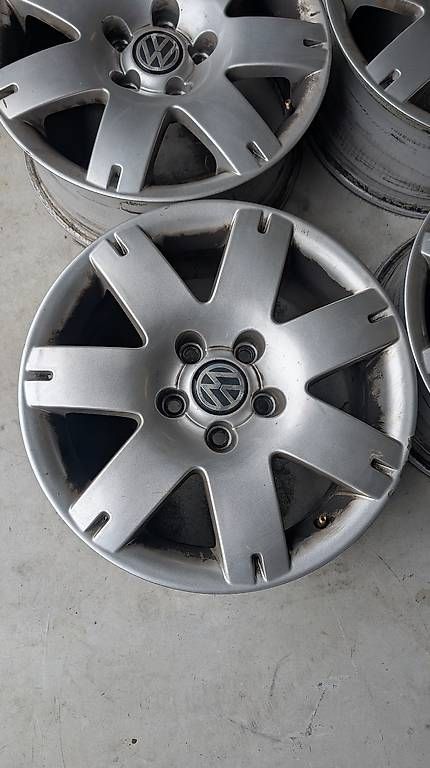 Pneumatici & Ruote complete: Aluminium Felge VW Passat – Usato da Selzach venduto da kvnrcs