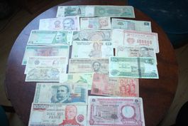 Lot 12 Vieux billets différents