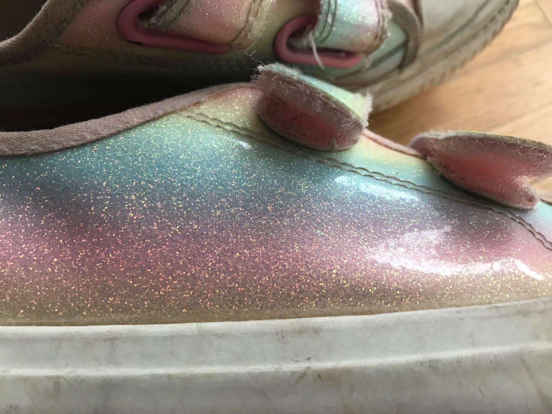 Scarpe per ragazze: Mädchen Schuhe mit Glitzer-Regenbogen-Farben Grösse 32 – Usato da Emmenbrücke venduto da Hathor123 9