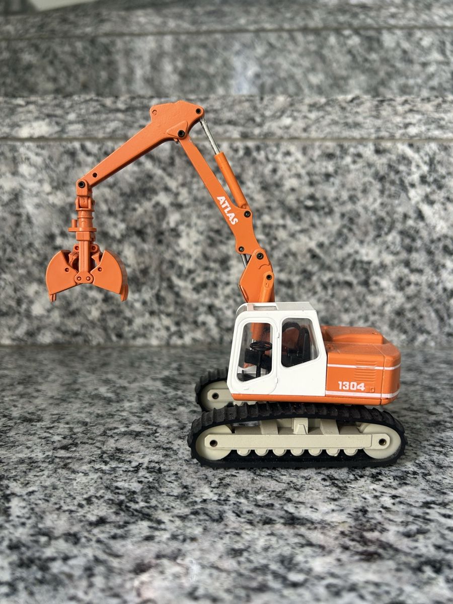 Conrad Modellbausätze & Standmodelle: Atlas 1304, 1:50 , Conrad – Gebraucht aus Horw von Tigercat635 3