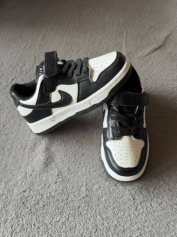 Scarpe per ragazzi: Baskets style urbain Noir et Blanc. Taille 32 – Usato da Montreux venduto da DMtop 1