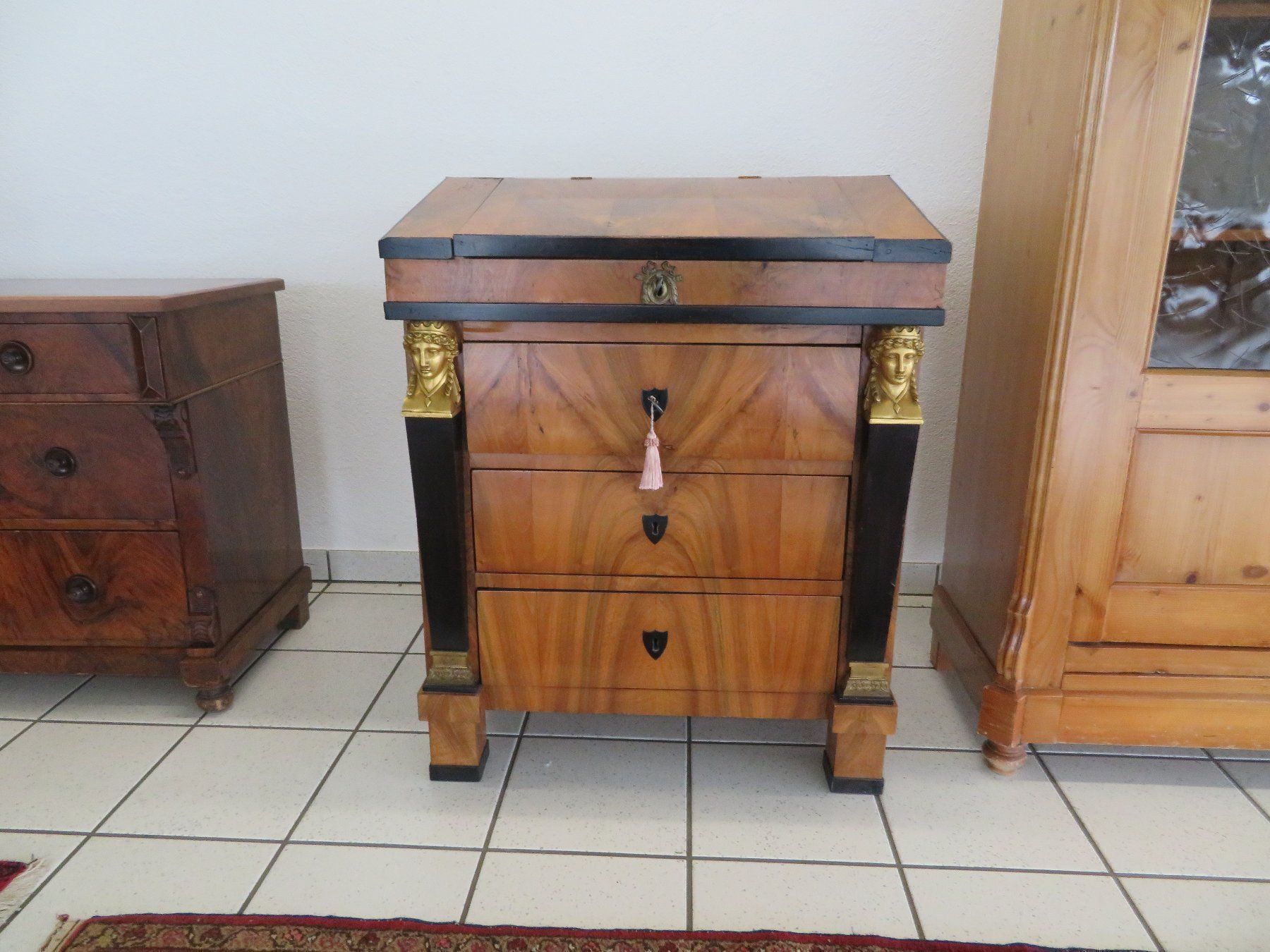 Scrivanie: Biedermeier Sekretär ca: 1800 – Usato da Pfyn venduto da sagenruthe