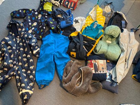 Riesen-Paket: Regen- und Winterkleider in Gr. 86