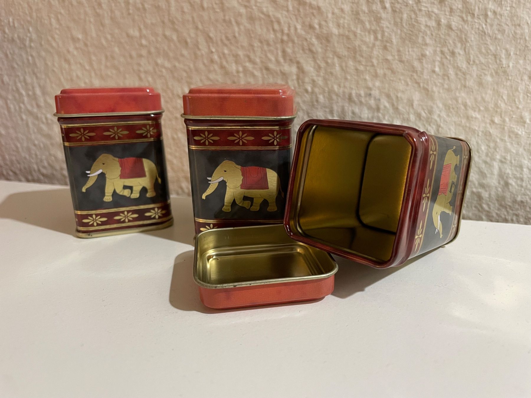Tutte le decorazioni: Dosen mit Elefanten Motiv – Usato da Zürich venduto da mar_xfn9