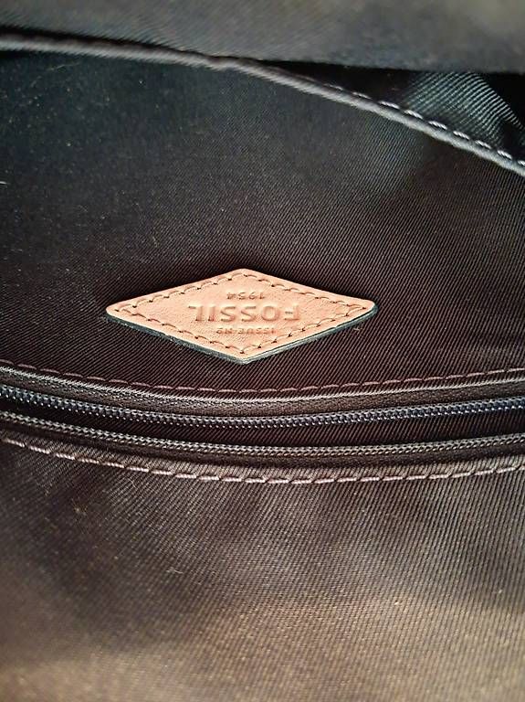 Taschen für Damen: Fossil Räder Small Crossbody – Neu und originalverpackt aus Basel von len_t965 3