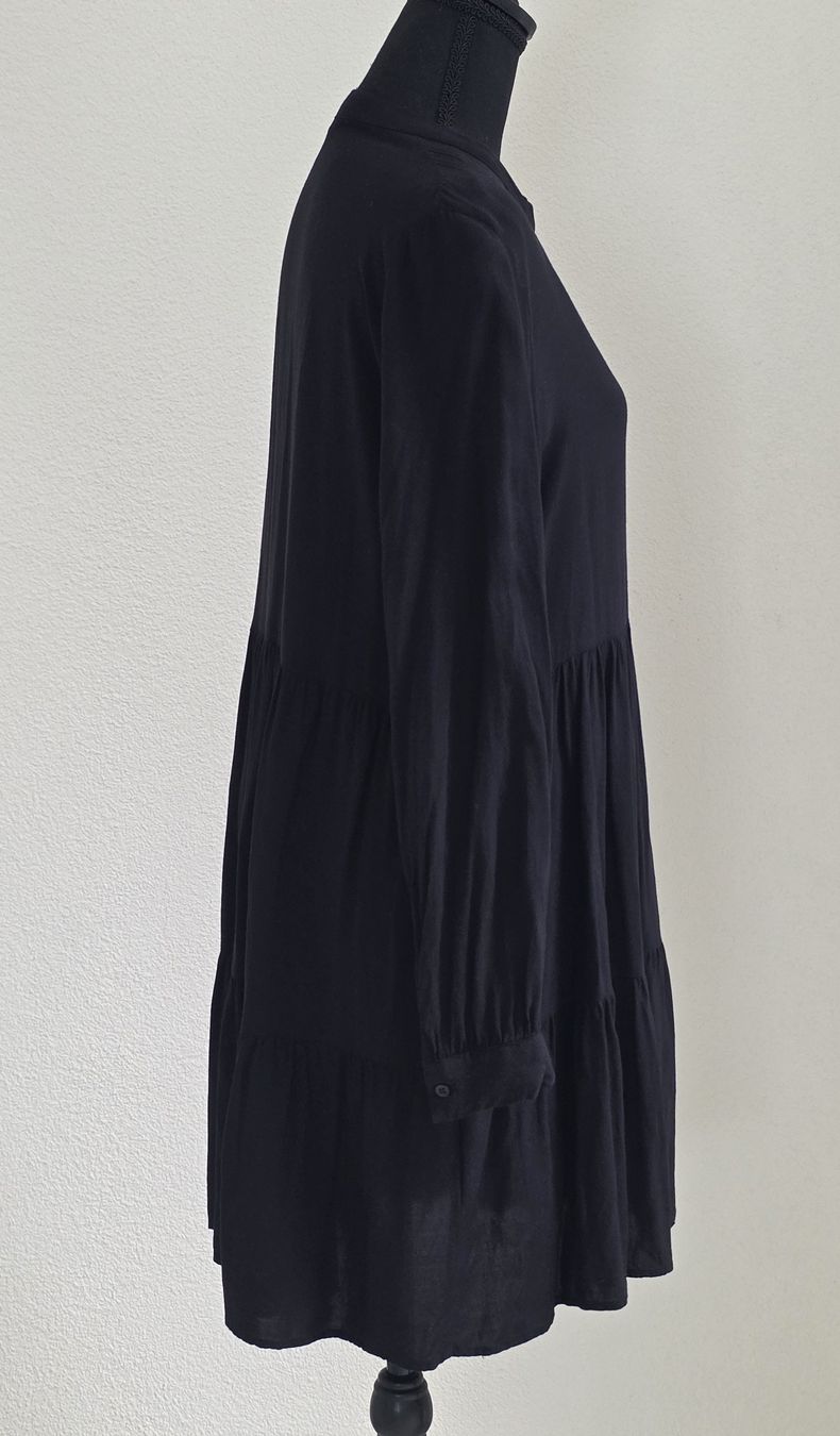 Vestiti: Kleid schwarz Grösse 42 AMISU  – Usato da Rheinsulz venduto da Gilea 2
