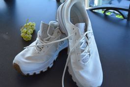 ON Laufschuhe Cloudvista Damen Weiss Grösse 40