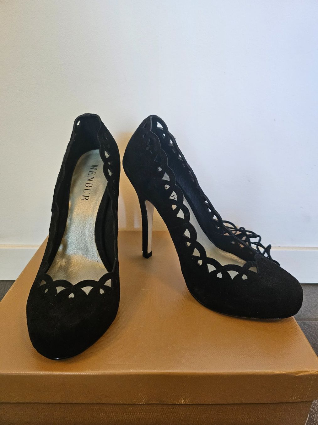 Scarpe da donna: Stilettos MENBUR en daim noirs ajourés – Nuovo (secondo la descrizione) da Jongny venduto da beg_f7zz 1