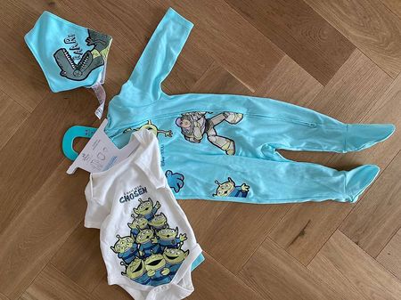 Babykleidung