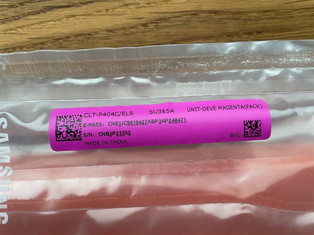 Cartucce per stampanti & toner: Samsung Tonerkartuschen Magenta  – Usato da Wangen SZ venduto da Clifton01 3