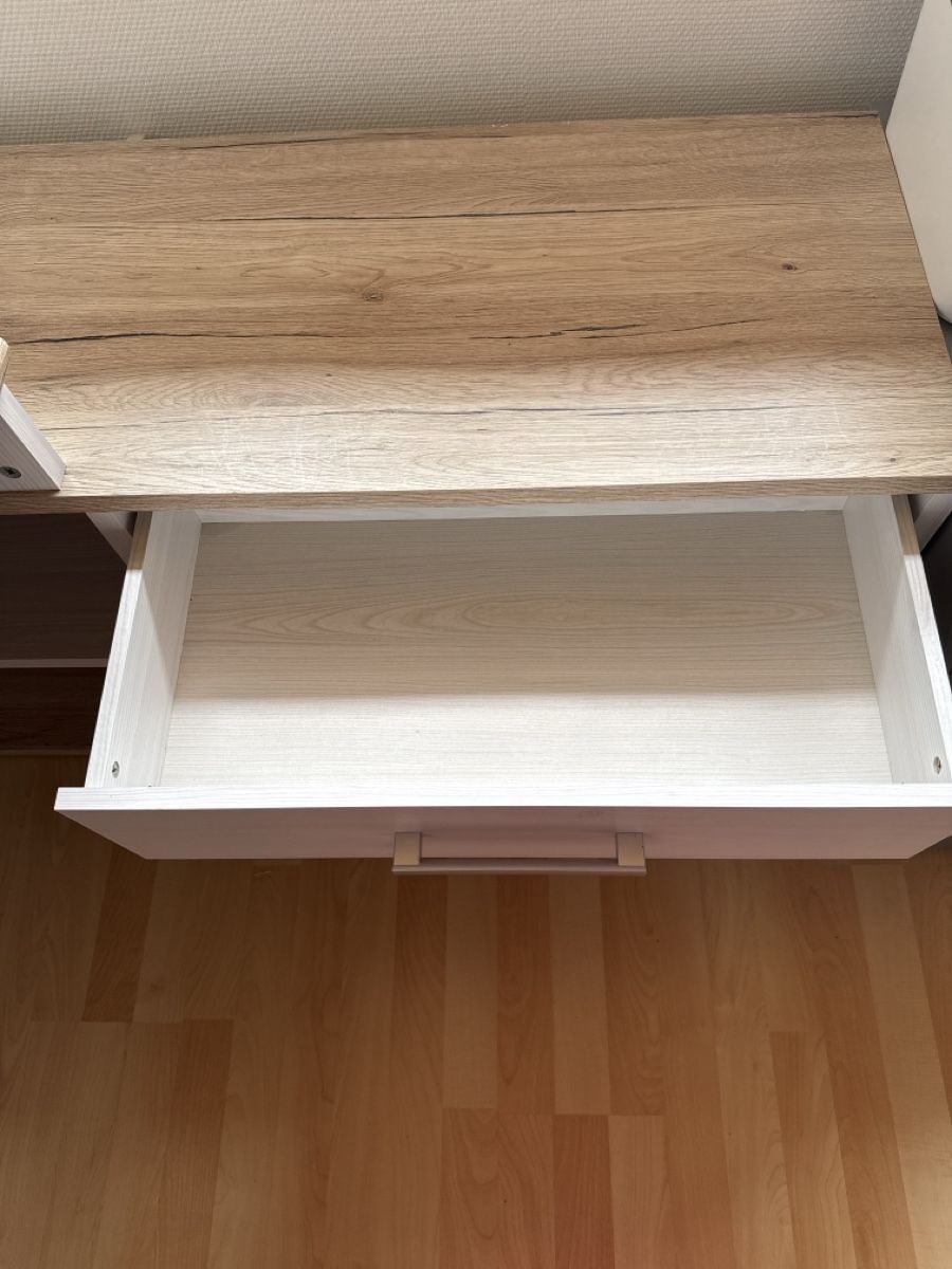 Scrivanie: Schöner Eckschreibtisch – Usato da Niederhünigen venduto da man_7ybw 2