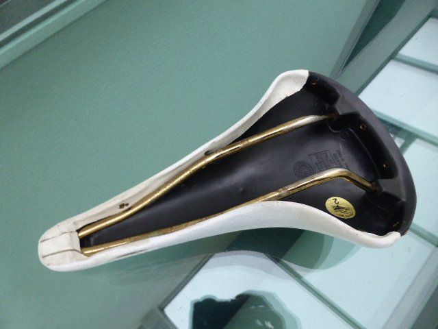 Selle San Marco ROLLS Le Rino – Vintage Leather Bicycle Saddle, Comfortable and Elegant with Curved Shape, Suitable for All Use, Bottega Line – Size L1, Black