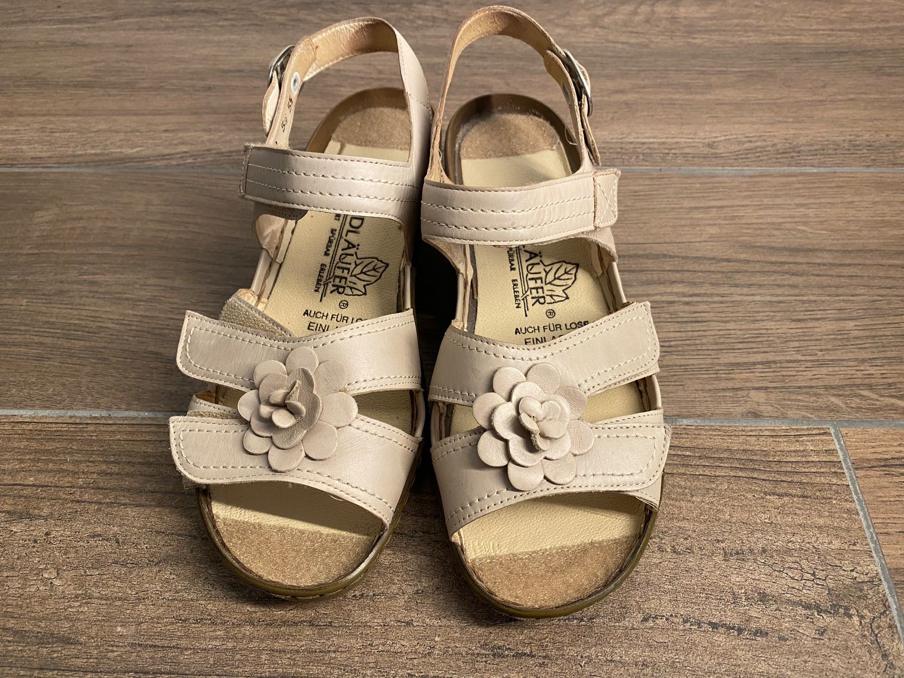 Scarpe da donna: Waldläufer Sandalen mit Blumen beige Gr. 38 – Usato da Pratteln venduto da a23_j2gs