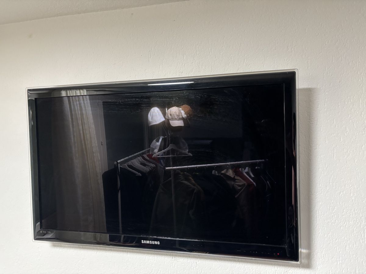 Samsung Fernseher: Samsung TV – Gebraucht aus Schindellegi von asd_z75j