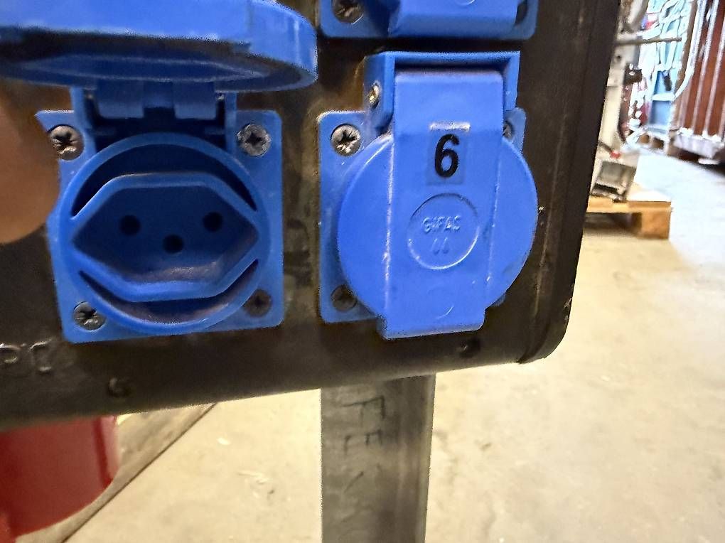 GIFAS Elettrotecnica: GIFAS Baustromverteiler 32A inkl Ständer – Usato da Necker venduto da liq24 7