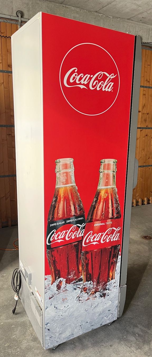 Coca-Cola Frigoriferi: Getränkekühlschrank (Neuwertig) – Usato da Grüsch venduto da Affenarsch 5