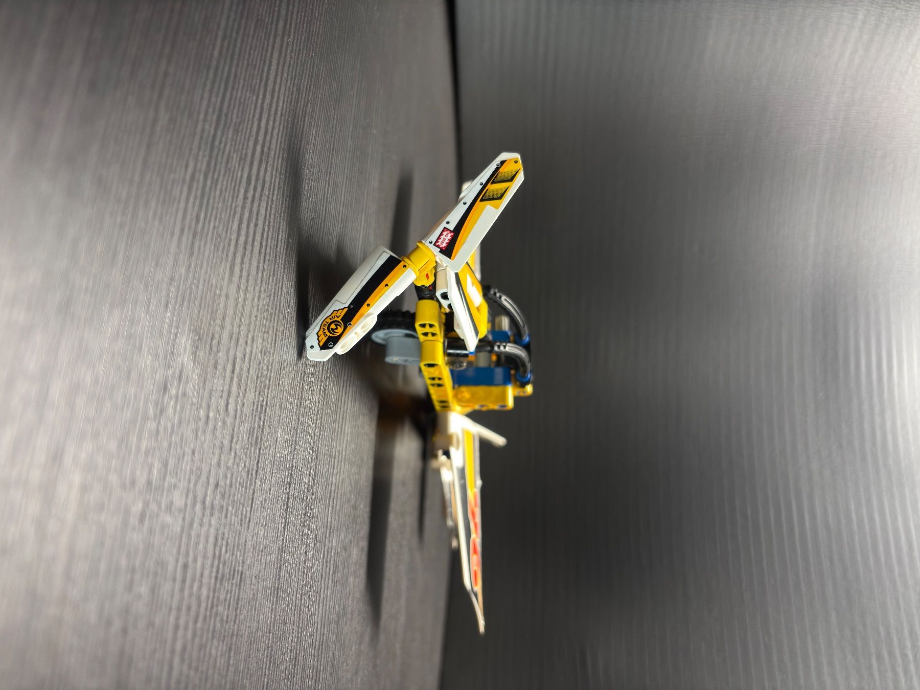 Lego Jouets: LEGO TECHNIK Flugzeug gelb mit Aufklebern Renndesign – D'occasion à Heitenried par Zip111 1