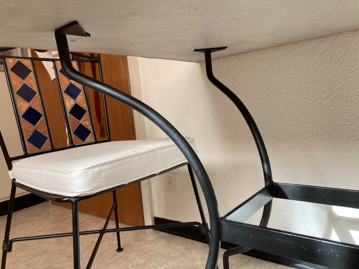 Set di tavolo e panche: Gartentisch Mosaik mit 2 Stühlen – Usato da Rorbas venduto da Tammy06 5