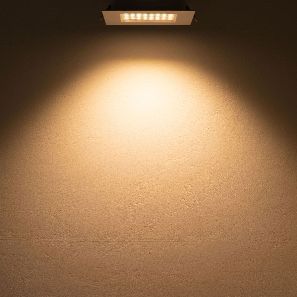 Lampade: LED Einbauleuchte, IP54, 23 cm x 23 cm – Nuovo (secondo la descrizione) da Kreuzlingen venduto da Smart-Light 2