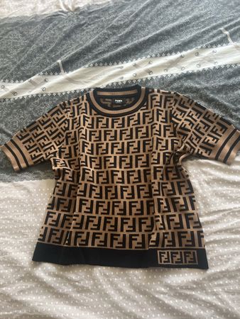 Fendi T-shirt en maille, Taille M, excellent état, neuf 
