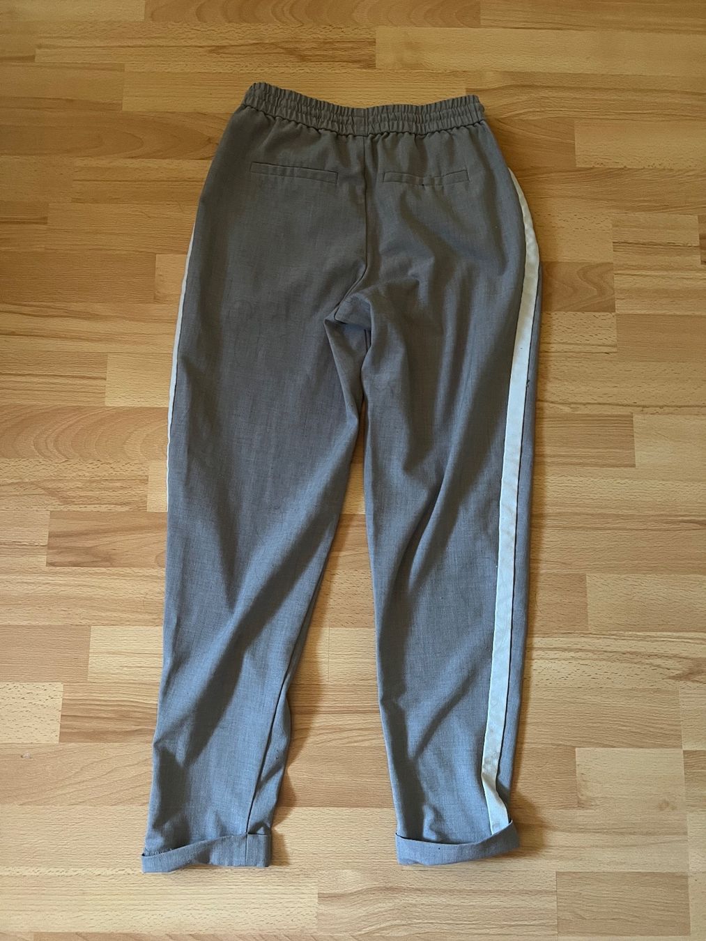 Only Hosen: Stoffhose Only – Gebraucht aus Kirchberg BE von lea_kb6y 1