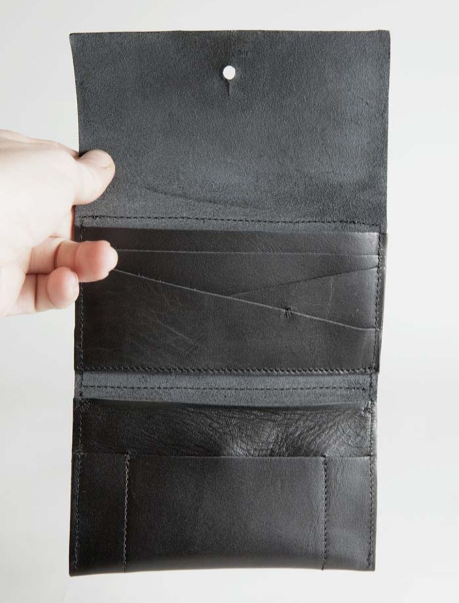 Portafogli: Minimalist Black Leather Wallet - Stylish and Durable – Nuovo e nell'imballaggio originale da St. Gallen venduto da che_hope17 3