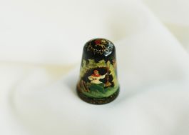 Handbemalter russischer Zierfingerhut – Palekh Lackminiatur