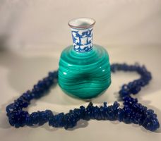 Vase japonais émaillé vert turquoise, fait main, signé
